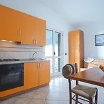 Santa Monica Hotel 2*