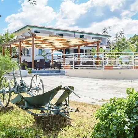 Santa Monica 2* Ricadi